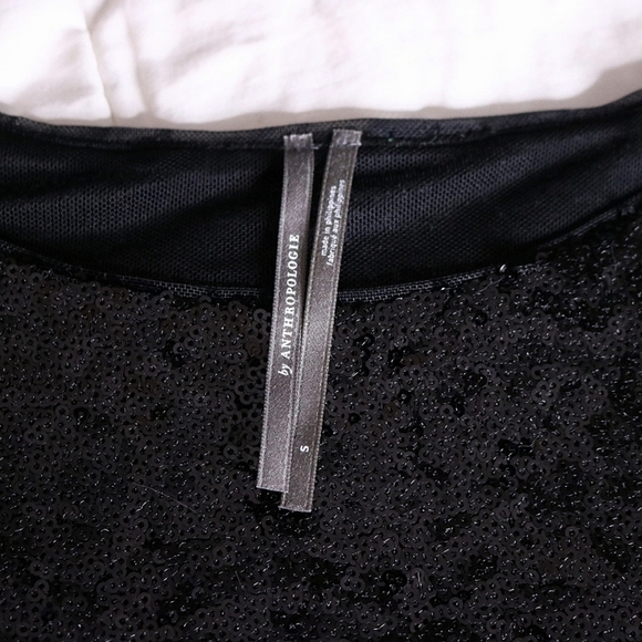 ANTHROPOLOGIE Sequin Cropped Tee, pullover styling, black, Small - Picture 8 of 9
